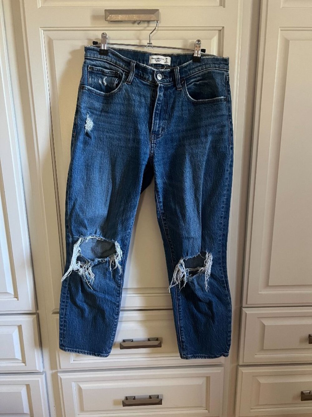 Abercrombie Boyfriend Mid Rise Jeans - Medium Wash 28/6R